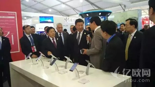 傅盛：热闹的乌镇，我和小伙伴给雷总庆生