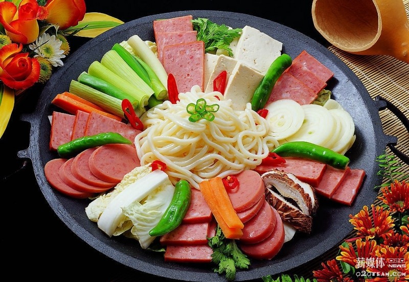女版王思聪进军餐饮界:4个颠覆性玩法能打造90后的“海底捞”?