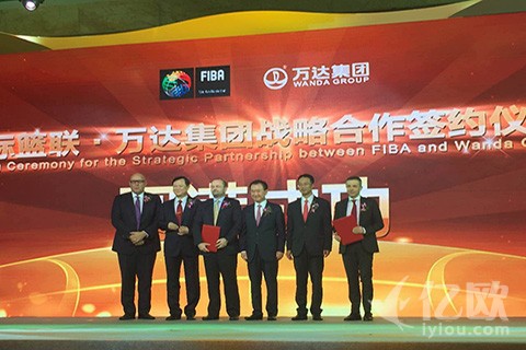 从足球玩到篮球，万达成为国际篮联独家商业合作伙伴