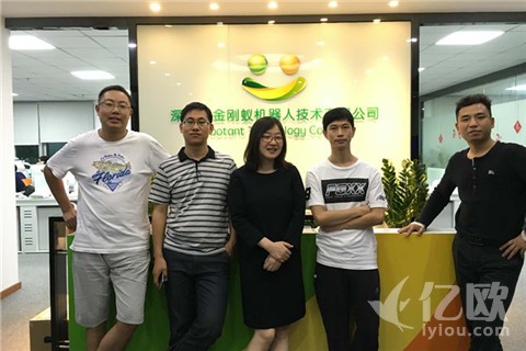 小忆机器人方飞海：学前儿童陪伴的机器人核心是什么