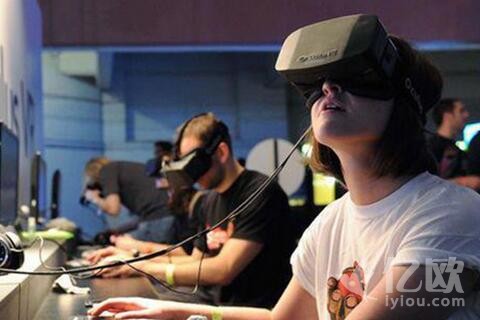 VR设备的另一个战场：背包式VR平台