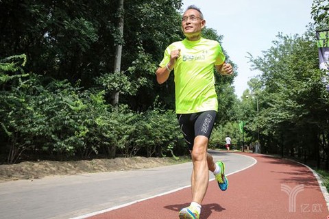 55岁跑步62岁创业并获得Pre-A轮融资，未来将建立体育旅游共享小镇