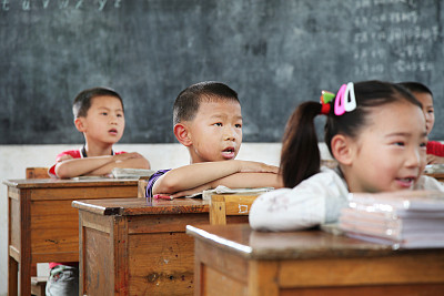 如何走出教育不平衡怪圈?
